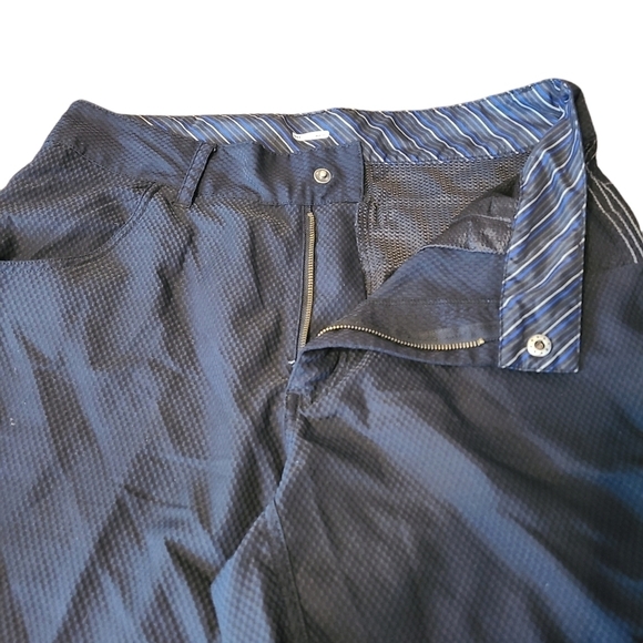 Lululemon men's black wet Dry warm cargo shorts - Picture 9 of 9